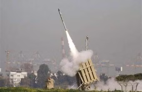 Một cái tên không thể không nhắc tới đó là Israel. Quốc gia nhỏ bé ở Trung Đông này sở hữu công nghệ quốc phòng cực kỳ đáng nể, với nhiều loại vũ khí cực độc, có một không hai trên thế giới.