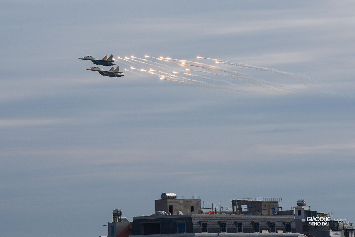Triển lãm sẽ bao gồm nhiều hoạt động như trưng bày và trình diễn sản phẩm, kết nối doanh nghiệp và thuyết trình kỹ thuật chuyên sâu giúp cập nhật thông tin, giải đáp vướng mắc trong quá trình vận hành trang thiết bị và phương tiện chiến đấu chuyên ngành...