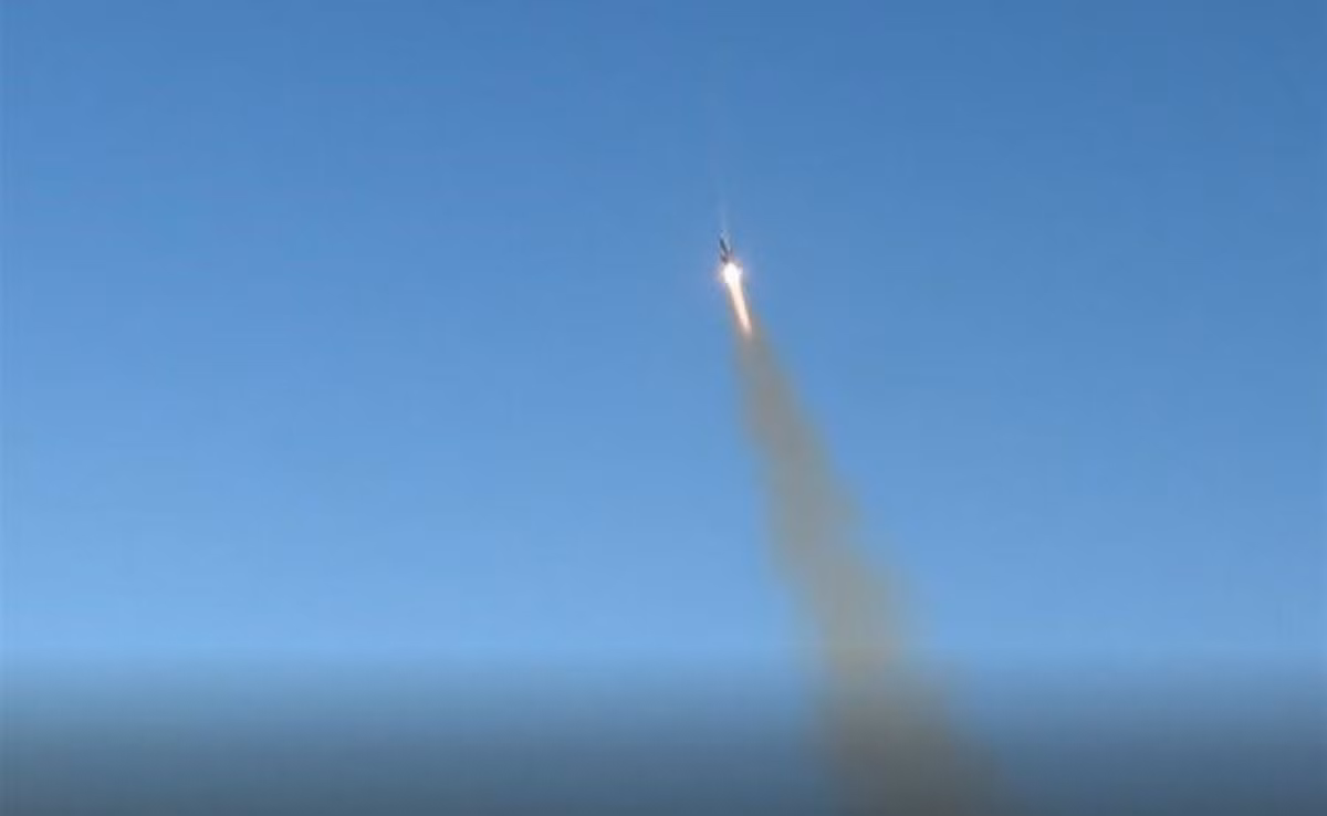 UMAR có nguồn gốc từ radar TEIRS. Mặt khác, ăng ten của đài radar CFAKR có thể được sử dụng ở chế độ khu vực với vùng phủ sóng 360 độ, bằng cách xoay hoặc kết hợp nhiều đài quay về các góc tạo độ bao quát kín.