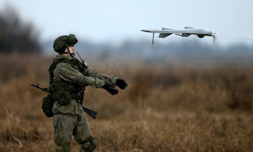 Thông qua việc phân tích dữ liệu, Mỹ sẽ dễ dàng hơn nhiều trong việc gây nhiễu và chế áp điện tử đối với chúng, qua đó có thể tiêu diệt mà không cần dùng vũ khí.