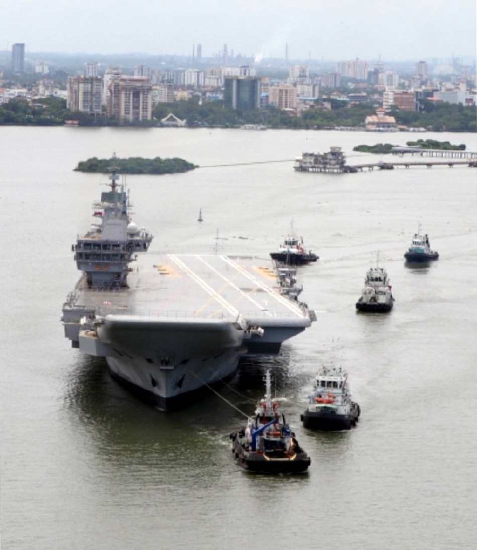 Cái tên Vikrant của tàu sân bay này cũng khá gây hiểu lầm, khi nó được đặt trùng tên với một tàu sân bay cũ của Ấn Độ, đã phục vụ trong lực lượng này từ năm 1961 tới năm 1997.