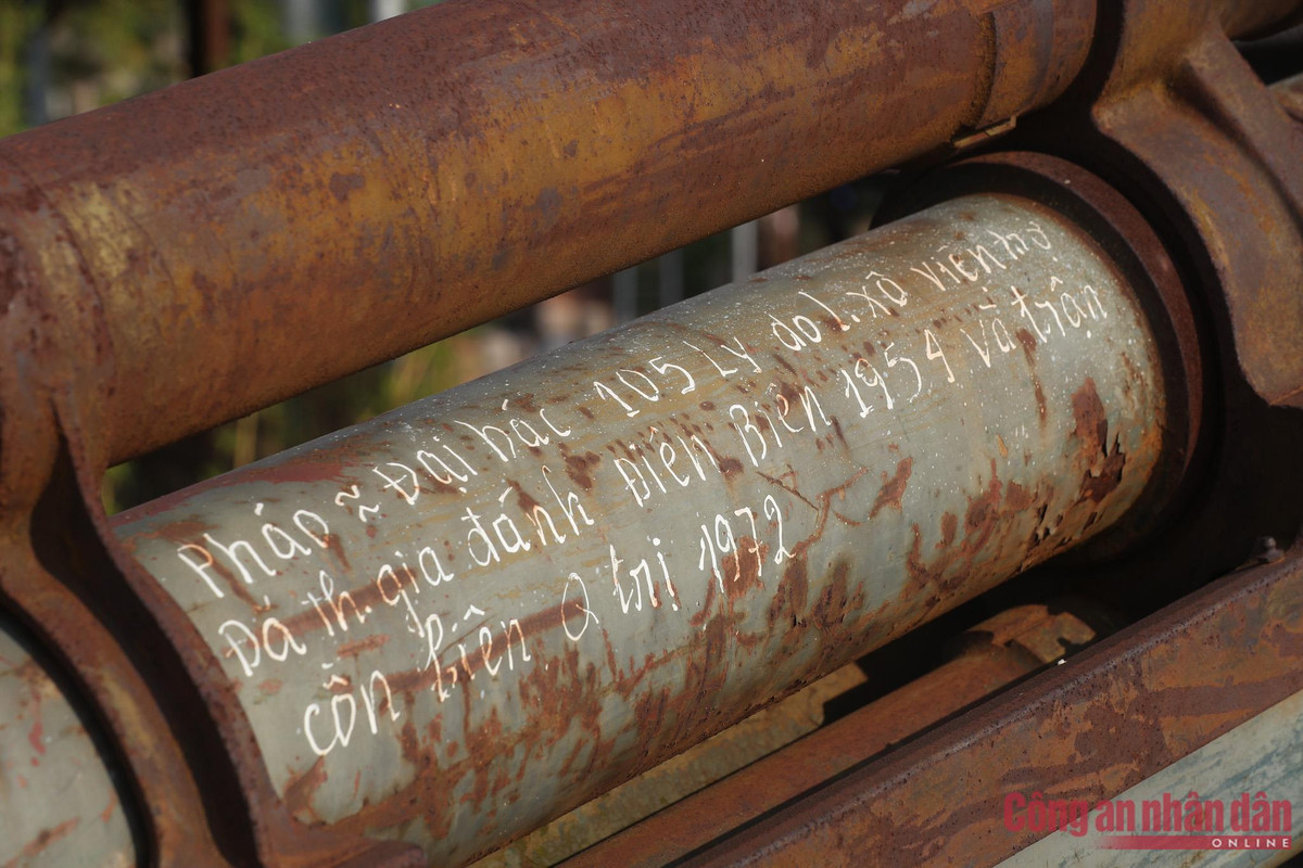 Mỗi hiện vật ở bảo tàng của ông Đôn đều được viết lai lịch, chú thích để người xem hiểu về lịch sử của hiện vật.