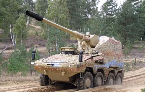  Pháo tự hành điều khiển từ xa Boxer hay còn gọi là RCH 155 là hệ thống pháo tự hành, sử dụng 8x8 khung gầm của xe thiết giáp Boxer và tổ hợp pháo modul 155mm (AGM).