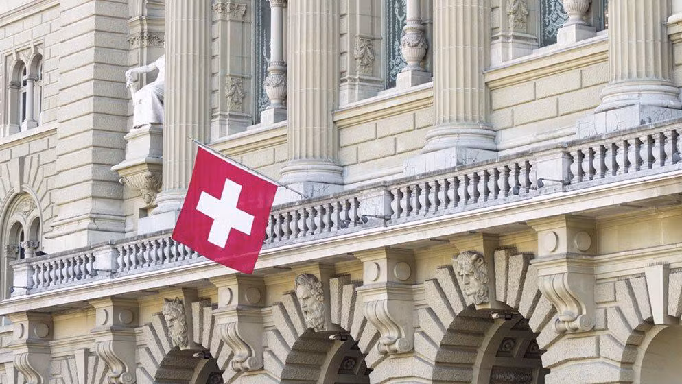 Chính phủ Thụy Sĩ thông báo sẽ ký hợp đồng trước khi tổ chức trưng cầu dân ý, do nguy cơ bị tăng giá và thời gian chờ bàn giao máy bay kéo dài nếu hợp đồng không được hoàn tất trước tháng 3/2023.