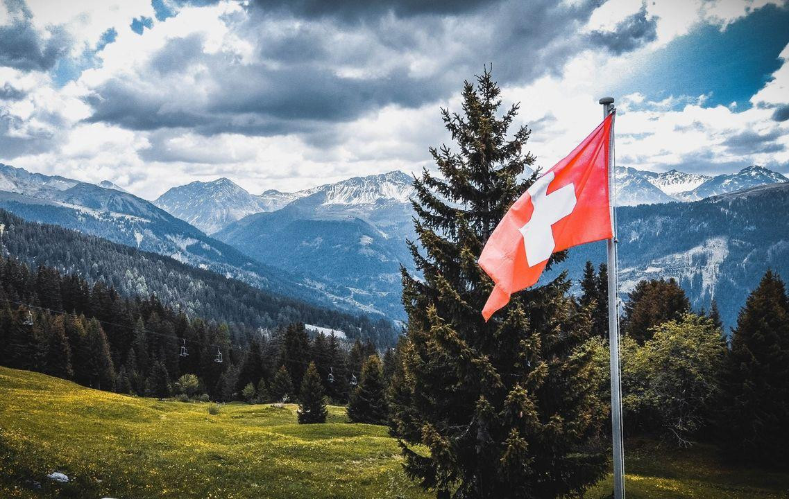 Những người phản đối thương vụ cho rằng tiêm kích F-35A quá đắt đỏ và không phù hợp với học thuyết phòng thủ của quốc gia trung lập quân sự như Thụy Sĩ.