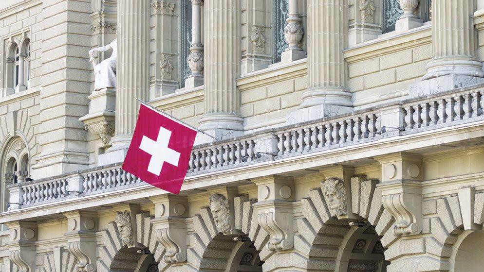 Chính phủ Thụy Sĩ thông báo sẽ ký hợp đồng trước khi tổ chức trưng cầu dân ý, do nguy cơ bị tăng giá và thời gian chờ bàn giao máy bay kéo dài nếu hợp đồng không được hoàn tất trước tháng 3/2023.