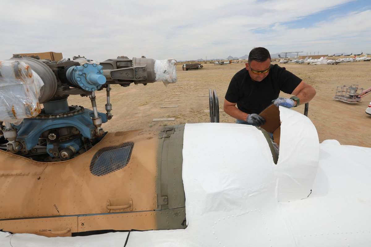 Mi-17 được biết đến như loại trực thăng đa dụng thành công nhất lịch sử, loại trực thăng này ra đời từ năm 1975 và từng được sản xuất tới 12.000 chiếc.