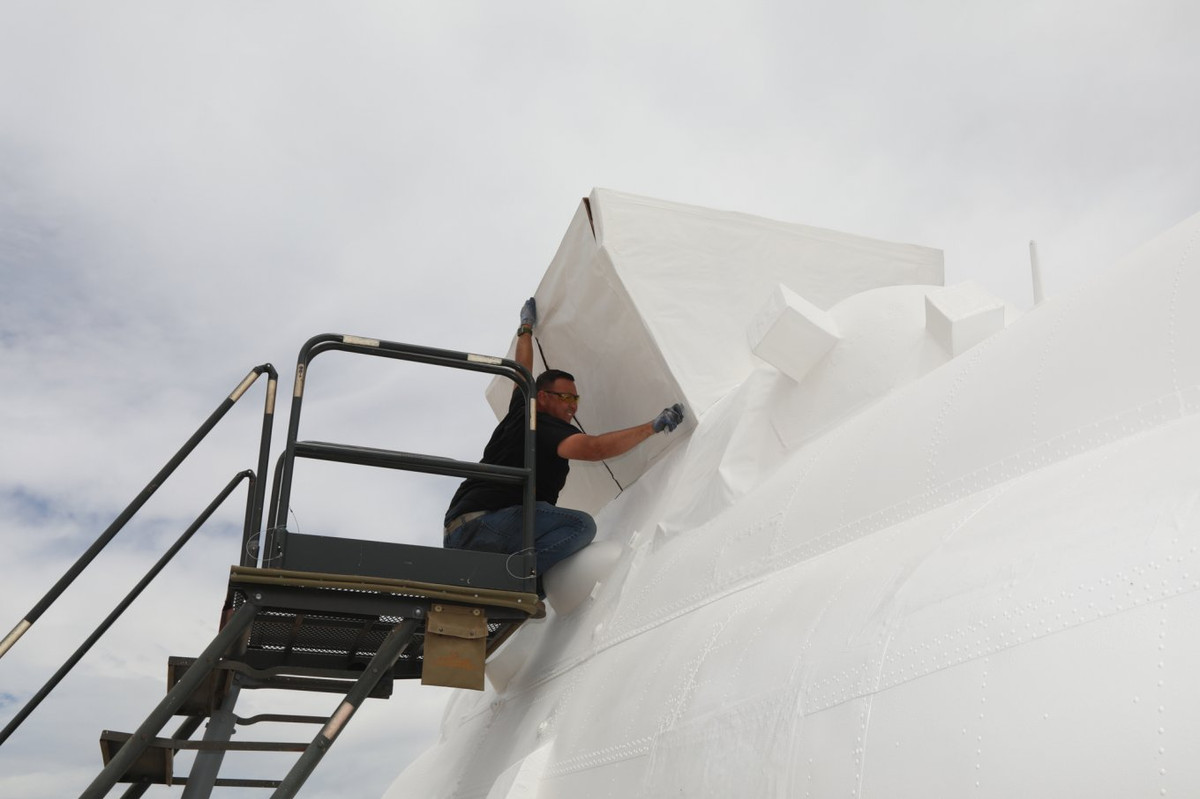 Đơn giản là vì, Afghanistan đã có kinh nghiệm vận hành vũ khí Liên Xô từ trước, và quan trọng nhất là mối quan hệ giữa Nga và Mỹ ở thời điểm những năm đầu 2010, vẫn còn khá tốt đẹp.