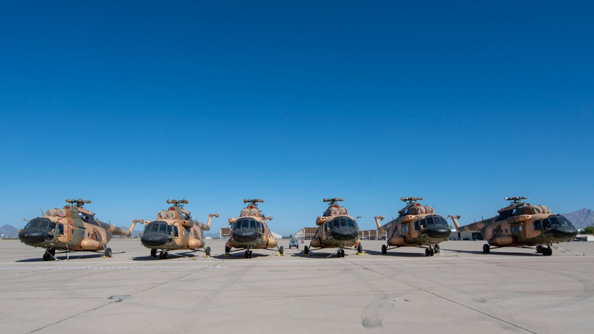 Rất có thể, khi Mỹ rút quân khỏi Afghainstan, quân đội Mỹ đã mang theo được một số lượng lớn trực thăng đa dụng Mi-17.