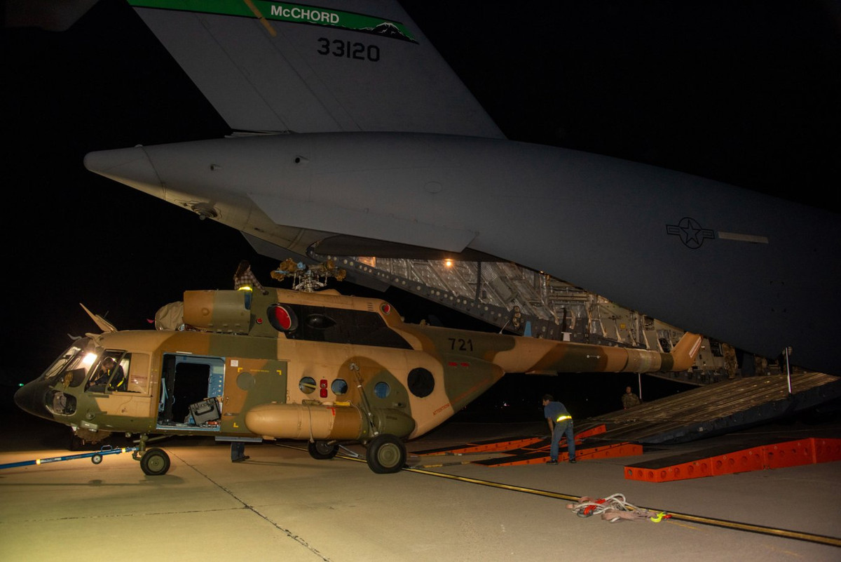 Các trực thăng đa dụng Mi-17 sẽ được tháo rời cánh quạt và vận chuyển tới Ukraine trên các siêu vận tải cơ C-17 Globemaster III.