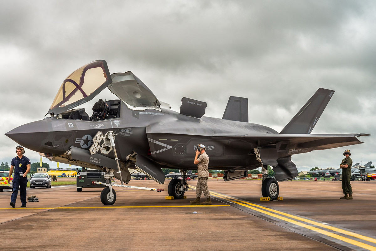 Khác với những lần trước đây, không phải toàn bộ các tiêm kích F-35 đều bị "cấm bay", chỉ một số lượng nhỏ trong số chúng được cho là "có thể chịu ảnh hưởng tiêu cực từ vụ tai nạn".