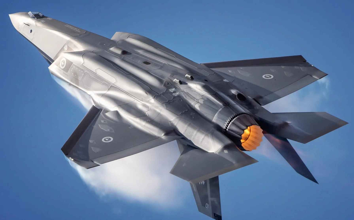 Các lỗi của F-35 chủ yếu nằm ở phần mềm máy tính. Tuy nhiên, việc khắc phục các lỗi phần mềm này cũng không hề đơn giản, đặc biệt là khi đã có quá nhiều tiêm kích F-35 được bàn giao cho hàng chục quốc gia trên thế giới.