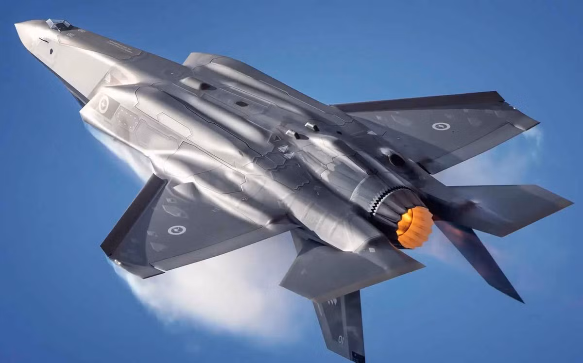 Các lỗi của F-35 chủ yếu nằm ở phần mềm máy tính. Tuy nhiên, việc khắc phục các lỗi phần mềm này cũng không hề đơn giản, đặc biệt là khi đã có quá nhiều tiêm kích F-35 được bàn giao cho hàng chục quốc gia trên thế giới.