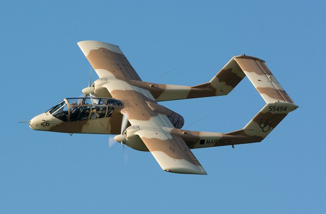 OV-10 có chiều dài 12,67m, cao 4,62m, sải cánh lên tới 12,19m, trọng lượng cất cánh tối đa 6,55 tấn.