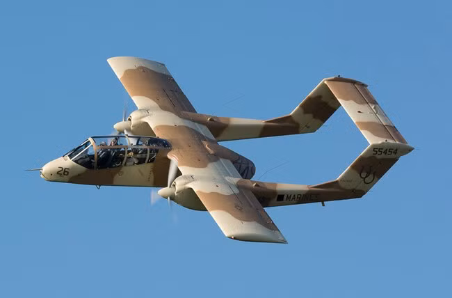 OV-10 có chiều dài 12,67m, cao 4,62m, sải cánh lên tới 12,19m, trọng lượng cất cánh tối đa 6,55 tấn.