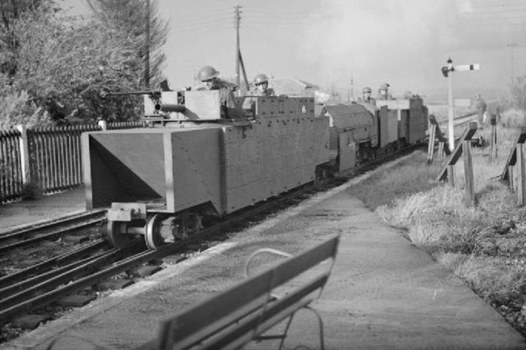 Một kiểu tàu bọc thép cỡ nhỏ của Quân đội Anh trong chiến tranh thế giới thứ nhất.