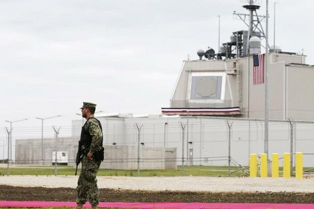 Như đã biết, các bệ phóng thẳng đứng Mk 41 ngoài tương thích tên lửa đánh chặn SM-2/3/6 thì còn phù hợp cả với tên lửa hành trình tấn công mặt đất BGM-109 Tomahawk nổi tiếng.