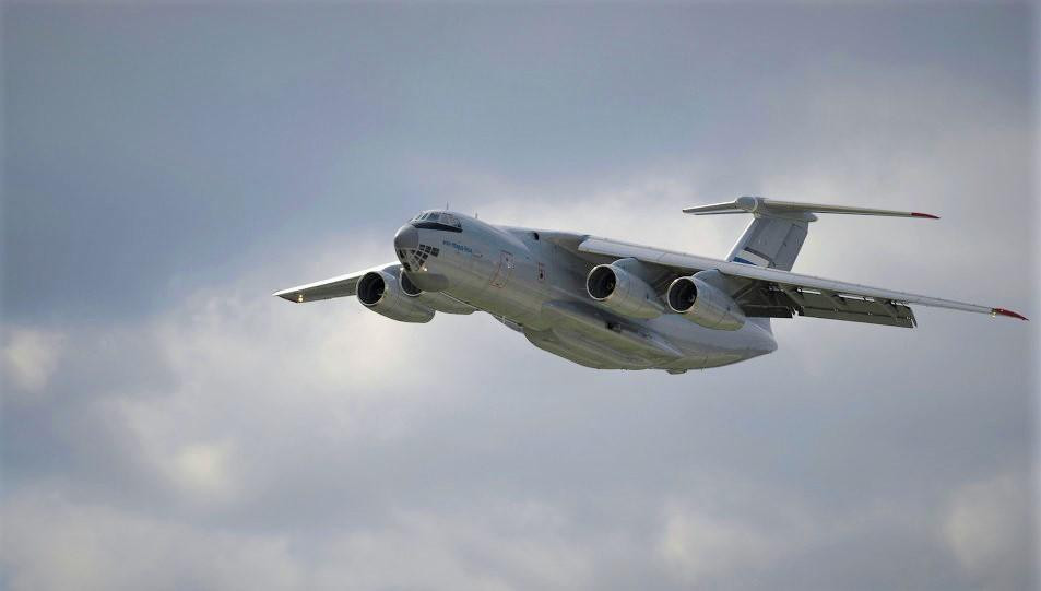 Nhưng theo đánh giá của nhiều chuyên gia quân sự từ Moskva, chính phủ Kazakhstan có thể dễ dàng thay thế Airbus A400M bằng máy bay Il-76MD-90A hiện đại hóa của Nga, loại vận tải cơ này được quảng cáo vượt trội về các đặc tính kỹ thuật và có lợi đáng kể về chi phí.