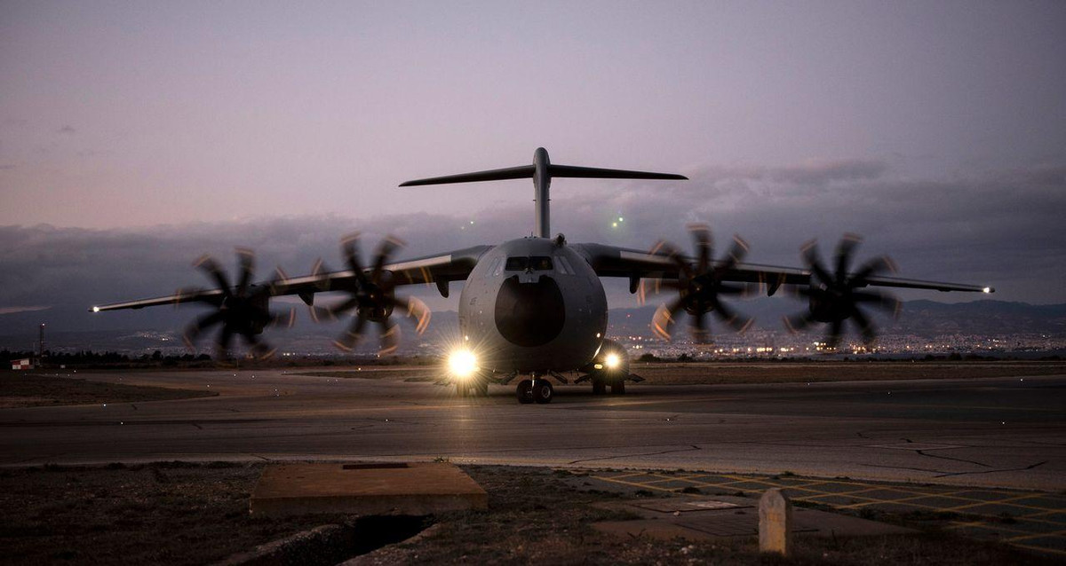 Trong Không quân Kazakhstan, A400M sẽ hoạt động cùng với những chiếc C295 (sản phẩm khác do Airbus Military chế tạo), cũng như An-12BP Cub, An-24 Coke, An-26 Curl , An-72 Coaler và An-2 Colt.