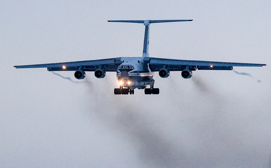 Theo thiết kế ban đầu, loại máy bay này được ra đời để trở thành vận tải cơ dân dụng chuyên chở hành khách, hoặc hàng hóa, thay thế cho dòng Antonov An-12.