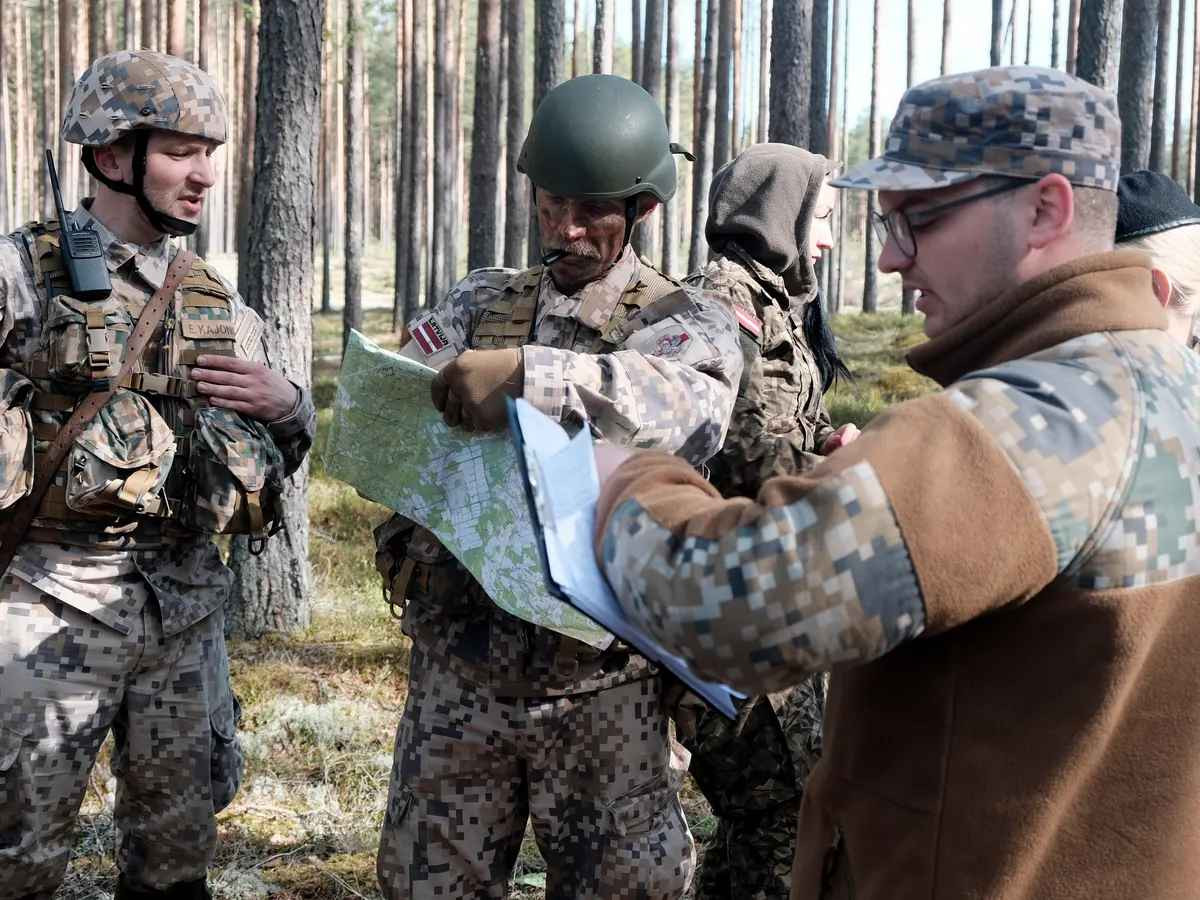 Ngân sách quốc phòng năm 2022 của quốc gia này lên tới gần 800 triệu Euro, tương đương với 2.23% GDP của nước này - cao hơn yêu cầu 2% mà NATO đưa ra.