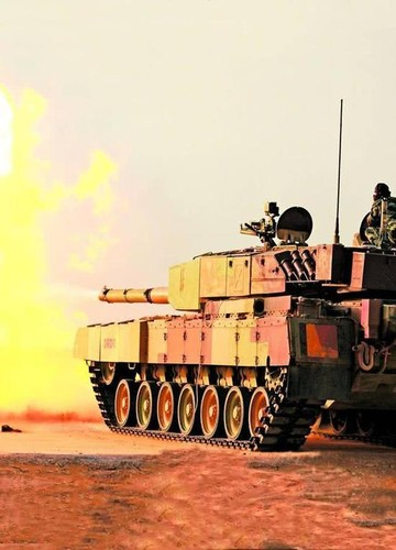 Quân đội Ấn Độ đã mua 124 chiếc Arjun MK1, đủ trang bị cho hai trung đoàn xe tăng; số lượng có vẻ nhiều, nhưng trên thực tế, đây chỉ là phần rất nhỏ so với loại MBT T-72 và T-90 có trong biên chế của Quân đội Ấn Độ; việc mua xe Arjun MK1 có lẽ là hành động “từ thiện” cho ngành công nghiệp quốc phòng của Ấn Độ.