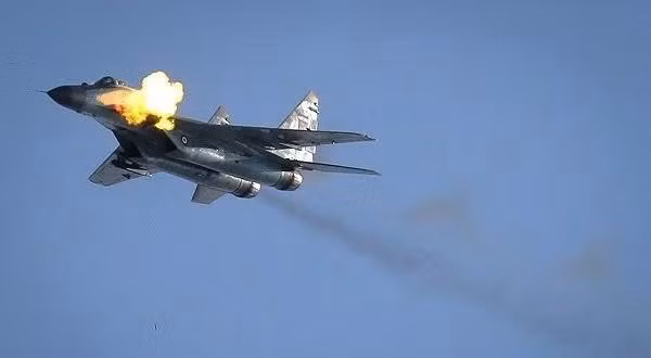 Về trang bị vũ khí, MiG-29 được trang bị 1 pháo GSh-30 cỡ nòng 30 mm với cơ số đạn 150 viên.