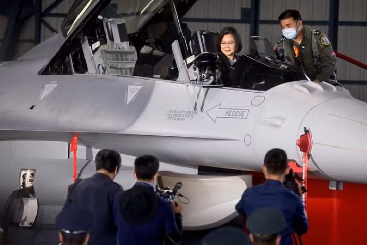 Chiến đấu cơ F-16V là phiên bản tiêm kích mạnh nhất đảo Đài Loan hiện đang sở hữu. Những chiếc F-16V mới nhất cũng mới chỉ được đưa vào biên chế lực lượng này từ tháng 11 năm ngoái, sau khi trải qua quá trình hiện đại hóa.