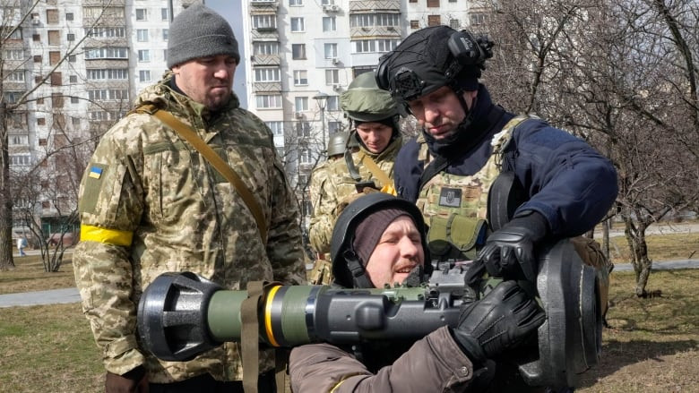 Đứng ở vị trí thứ tư với hơn 500 lính tình nguyện tại Ukarine là Romania - một quốc gia khá kín tiếng kể từ khi xung đột Nga - Ukraine bùng nổ.