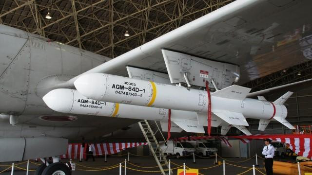 Tên lửa lao đến mục tiêu nhờ nhiều thiết bị dẫn đường hiện đại theo định vị vệ tinh GPS, có thể bắn trúng các mục tiêu trên biển lẫn trên bờ.