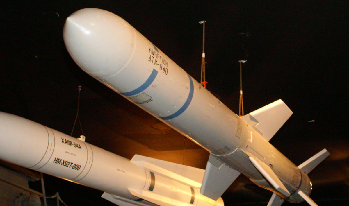 Một trong những biên thể đáng sợ trang bị cho máy bay mang định danh AGM-84D.