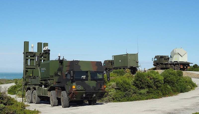 Đầu dò hồng ngoại của tên lửa IRIS-T có độ nhạy cao và chống lại được các biện pháp đối kháng điện tử của đối phương.