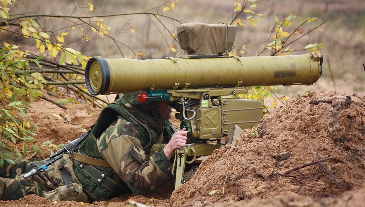 Tầm bắn: tối thiểu 70 m, tối đa 4.000 m trong điều kiện ban ngày và 2.500 m trong đêm; vận tốc 206 m/s; sức xuyên: 750 - 800 mm giáp đồng nhất.