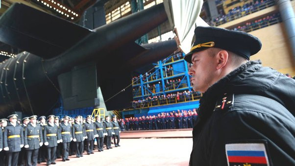 Việc một tàu ngầm hạt nhân Nga mang theo vũ khí hạt nhân biến mất khỏi sự giám sát của NATO, giữa lúc căng thẳng tại châu Âu leo thang, khiến nhiều người tỏ ra lo ngại.