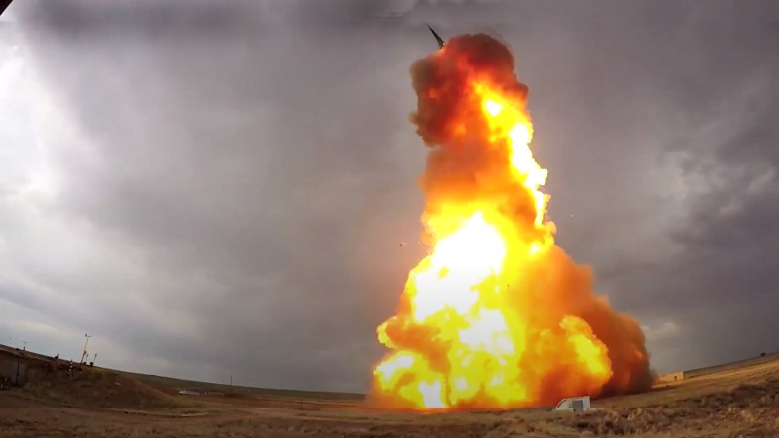 Nếu đặc tính "viễn tưởng" này thực sự được áp dụng trên tên lửa S-550, rõ ràng Nga đã đi trước thời đại quá xa, đưa tên lửa S-550 trở thành thứ vũ khí có thể chống lại tiêm kích thế hệ thứ 6 - vốn được coi là thứ vũ khí không người lái hoàn toàn, sử dụng với số lượng lớn theo kiểu "biển máy bay". Nguồn ảnh: RBTH.