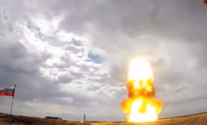 Konovalov cho biết, với trình độ và khả năng của quân đội Nga ở thời điểm hiện tại, S-550 hoàn toàn có thể có khả năng bắn hạ cùng lúc nhiều mục tiêu bay - nhờ vào việc mang theo cùng lúc nhiều đầu đạn.