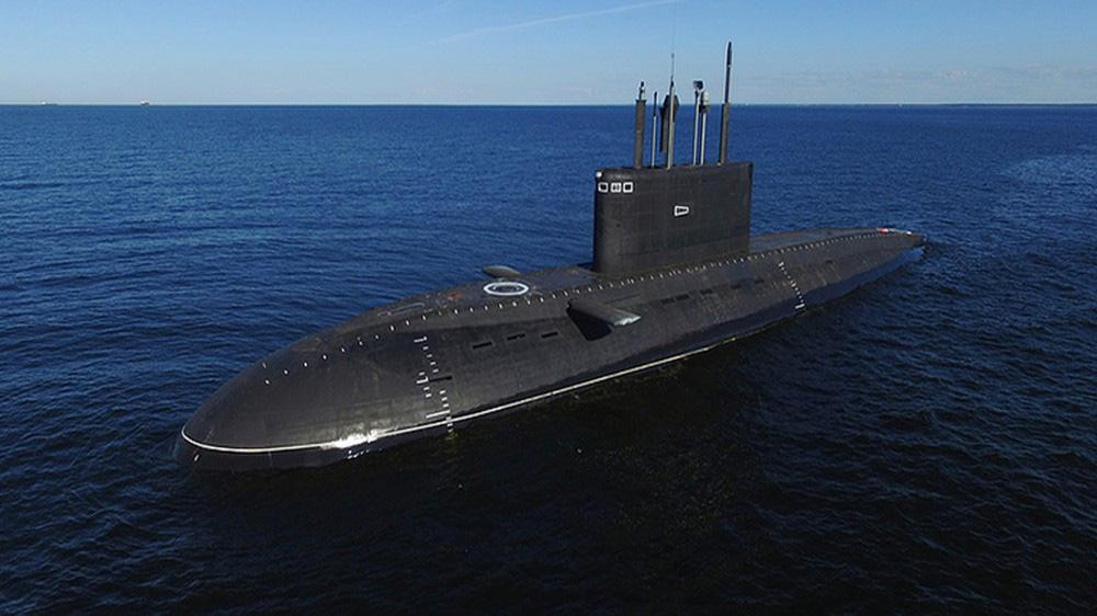 Tàu ngầm Kilo hay còn gọi là Kilo 636 và phiên bản cái tiến là Kilo 636.3 thuộc lớp tàu ngầm tấn công chạy bằng động cơ diesel – điện, có nhiệm vụ tác chiến chống hạm và chống ngầm.