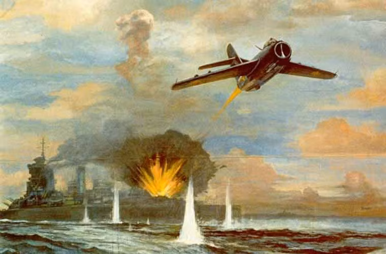 Không những dùng MiG-17 cho nhiệm vụ phòng không, Không quân Nhân dân Việt Nam còn dùng MiG-17 oanh tạc tàu chiến Mỹ làm chúng phải “kinh hồn bạt vía”. Ngày 19/4/1972, biên đội MiG-17F do phi công Nguyễn Văn Bảy và Nguyễn Xuân Dị điều khiển đã không kích tàu chiến Mỹ ngoài Biển Đông. Đây là lần đầu tiên kể từ sau chiến tranh thế giới 2, tàu chiến Mỹ “ăn bom” từ trên không.