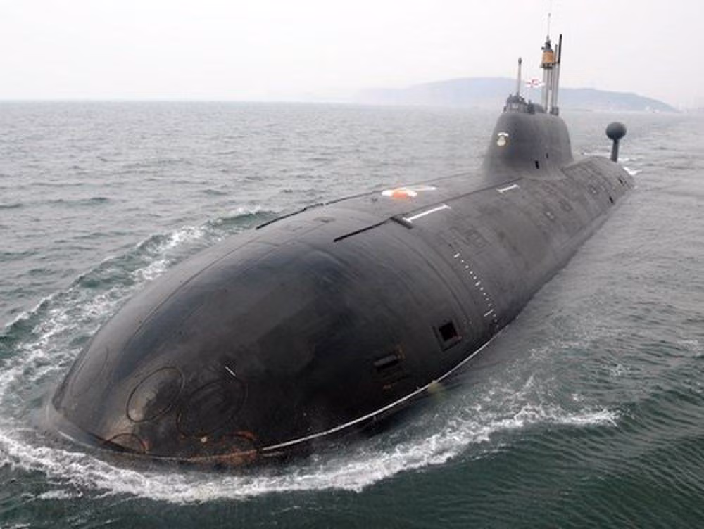 "Đây là một con chiến mã đích thực và vẫn đang được sử dụng. Nhưng thời gian trôi đi, các tàu ngầm mới thuộc lớp Virginia đã xuất hiện ở Mỹ, chúng tiên tiến hơn so với tàu Samara”, vị chuyên gia giải thích.