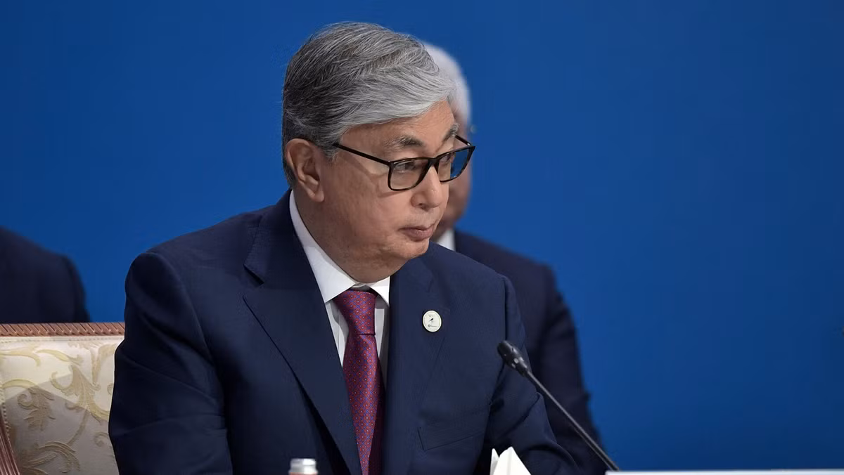 Được biết hôm 5/1/2022. Tổng thống Kazakhstan đã giải tán chính phủ, và trực tiếp lãnh đạo hội đồng an ninh quốc gia, thiết lập tình trạng khẩn cấp trên toàn quốc, tình trạng khẩn cấp trên toàn quốc sẽ kéo dài đến 19/1/2022.