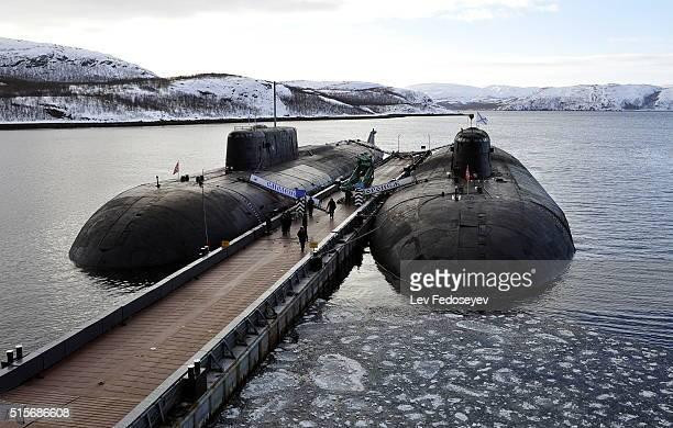 Ông Kodoemov giải thích: “Các tàu ngầm thế hệ trước mang tên lửa tầm bắn 500 km trong kho vũ khí. Trong khi hệ thống phòng thủ của hàng không mẫu hạm kéo dài tới chiều sâu 1.500 km. Có nghĩa là, để phóng tên lửa, bạn cần phải đi vào khu vực nguy hiểm".