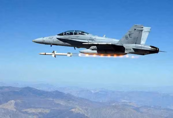 Việc tên lửa AGM-88 được phóng đi từ tiêm kích MiG-29 đã khiến không ít người phải bất ngờ, vì quá trình nâng cấp MiG-29 để phù hợp với loại vũ khí này về cơ bản là cực kỳ khó khăn.