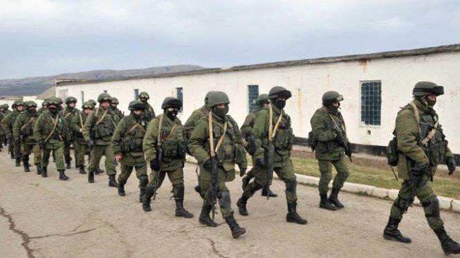 Sau khi sáp nhập Crimea, Nga đã đầu tư xây dựng cơ sở hạ tầng như cầu đường và mạng lưới điện, đồng thời triển khai nhiều khí tài quân sự đến đây, biến Crimea thành trung tâm hậu cần quân sự cho các lực lượng của Nga.