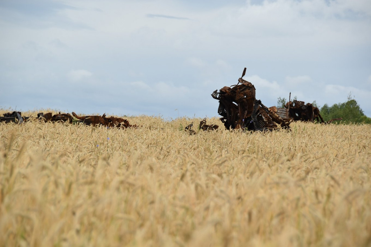 Với tình hình bất ổn ở khu vực này cho tới tận thời điểm hiện tại, việc di rời và dọn dẹp hàng nghìn tấn sắt vụn này dường như chưa được tính toán tới.