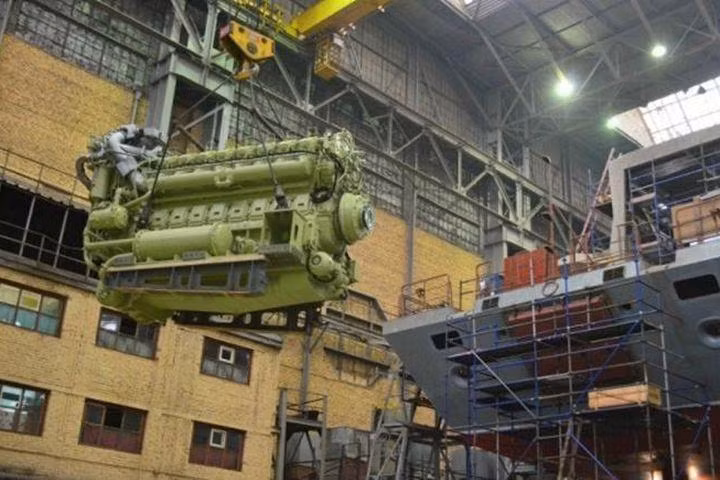 Điều này có thể là do lớp chiến hạm trên được thiết kế tối ưu hóa với động cơ Ukraine, việc lắp thiết bị của Nga vào sẽ không đảm bảo mọi tính năng kỹ chiến thuật đúng như kỳ vọng.