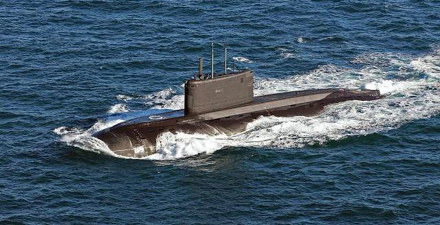 Trong chế độ hành trình bình thường, tàu sử dụng radar MRK-50 Albatros để định vị và nhận dạng các tàu thuyền xung quanh.