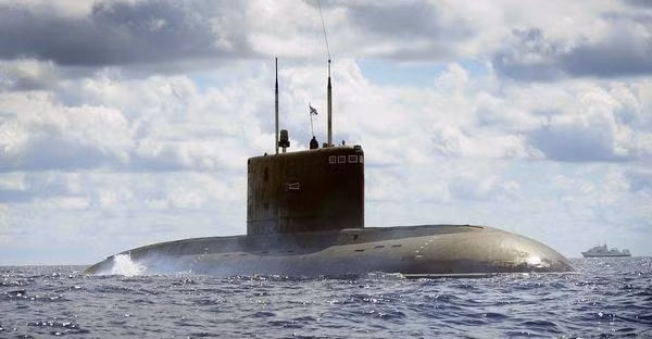 Trong trường hợp xung đột thực tế, ở khoảng cách này, tàu ngầm Nga có thể dễ dàng hủy diệt một nửa nhóm nhóm tàu sân bay Mỹ.