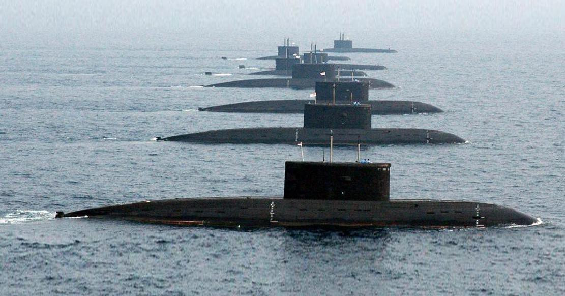 Được biết chỉ huy nhóm tàu sân bay Mỹ trong sự kiện này chính là chiếc USS Harry Truman, đây là một trong số những tàu sân bay hạt nhân uy lực của Mỹ với khả năng chở theo tối đa khoảng 80 máy bay các loại.