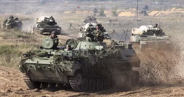 “Ở thao trường huấn luyện Baranovichi, các đơn vị phòng không thuộc lính thủy đánh bộ Nga đã thực hiện việc đánh lui những cuộc không kích của đối phương. Các đơn vị thuộc lữ đoàn cơ động của quân đội Belarus cũng tham gia vào hoạt động huấn luyện phòng ngự”, hãng tin TASS dẫn thông cáo của Bộ Quốc phòng Belarus nêu rõ.