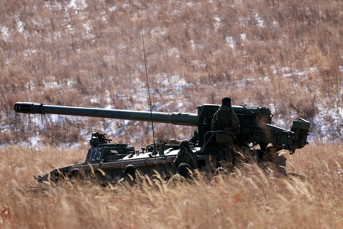 Việc Nga đưa thêm các loại khí tài có khả năng triển khai vũ khí hạt nhân chiến thuật tới Ukraine, dường như đã được Tổng thống Putin báo trước. Cụ thể, trong lệnh tổng động viên từng phần được phát đi cách đây ít ngày, ông Putin có nhấn mạnh việc Moscow hoàn toàn có thể sử dụng vũ khí hạt nhân chiến thuật tại Ukraine nếu cần.